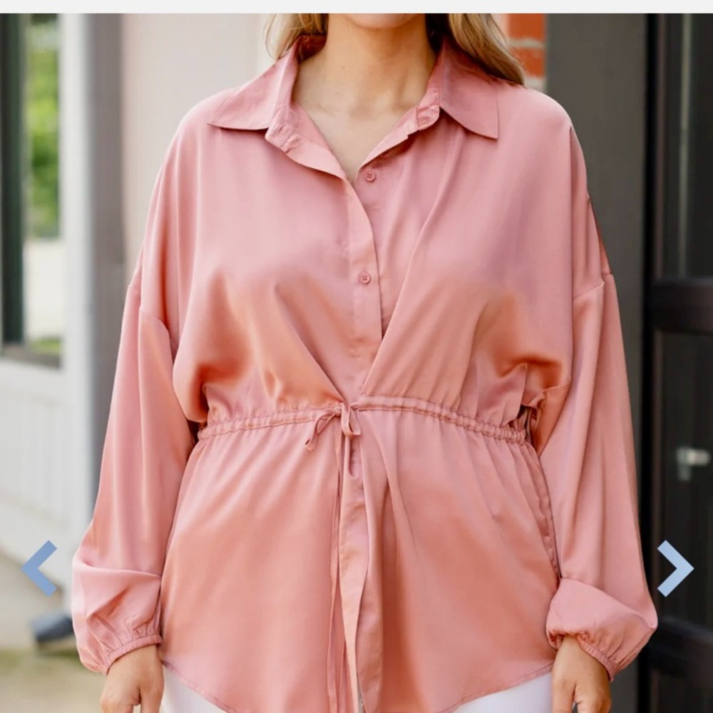 Chic Soul’s For The Weekend Blouse in a beautiful mauve. New without tags.